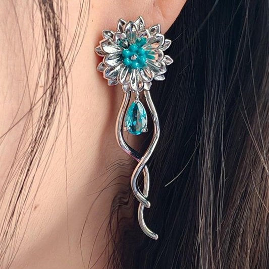 Light and Night Sariel Tan Yue Qing Zhi Epiphyllum Oxypetalum Earrings