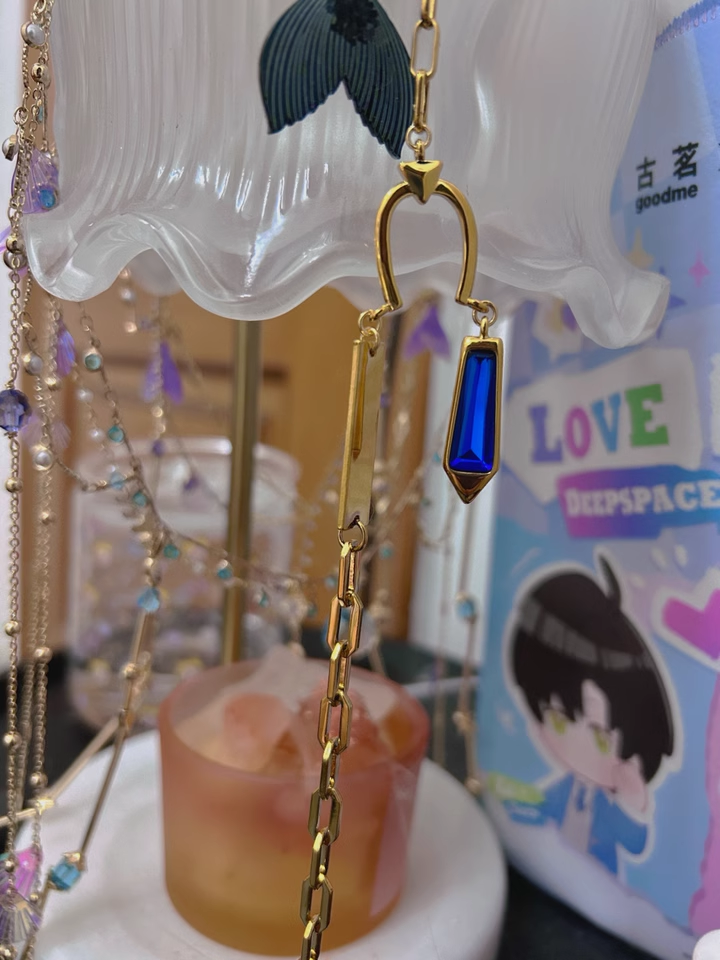 LOVEBUFF Love And Deepspace Qiyu Rafaye Floral Promise Necklace