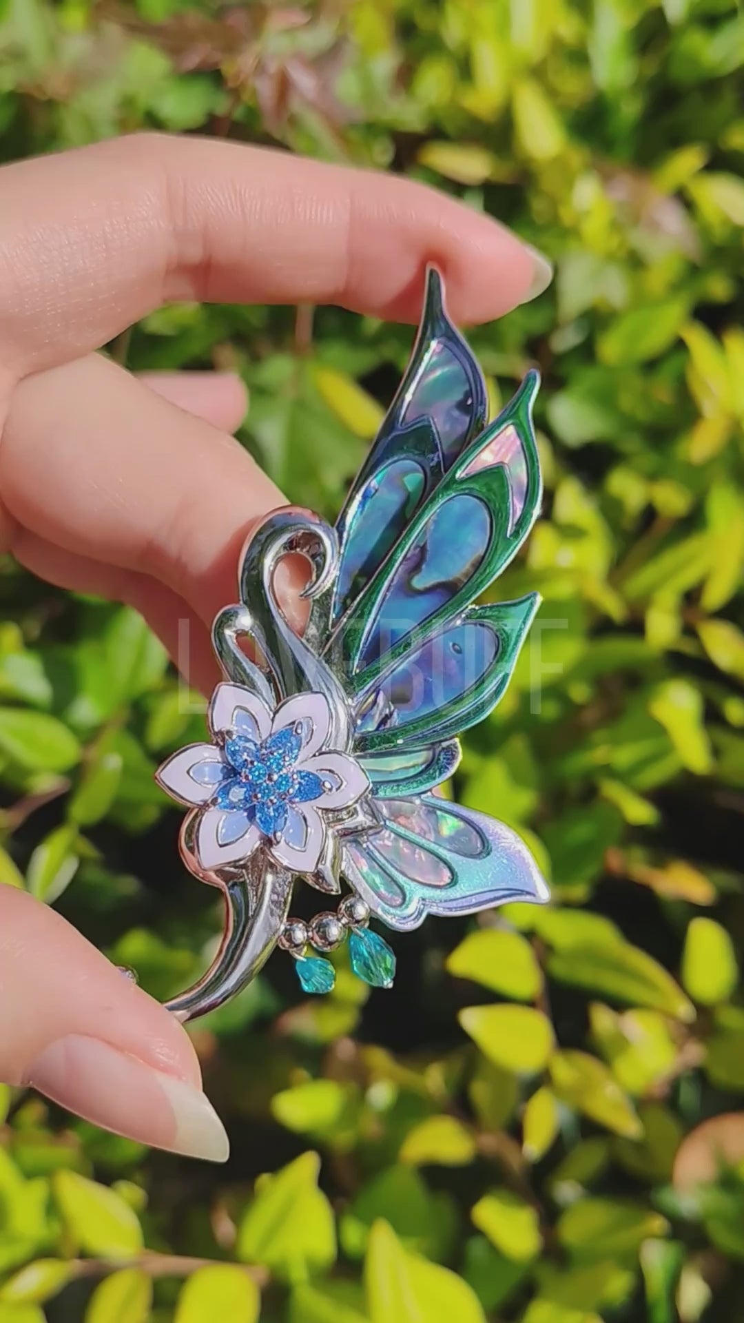 LOVEBUFF Spinning Flower Butterfly-shaped Brooch – LOVEBUFF.STORE